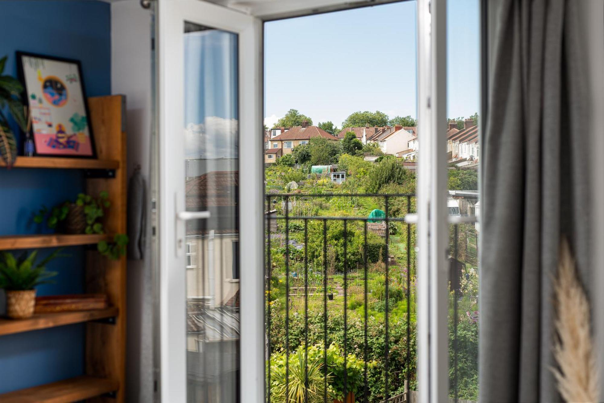 Charming Family Home With Stoves, Garden & Parking Бристоль Екстер'єр фото
