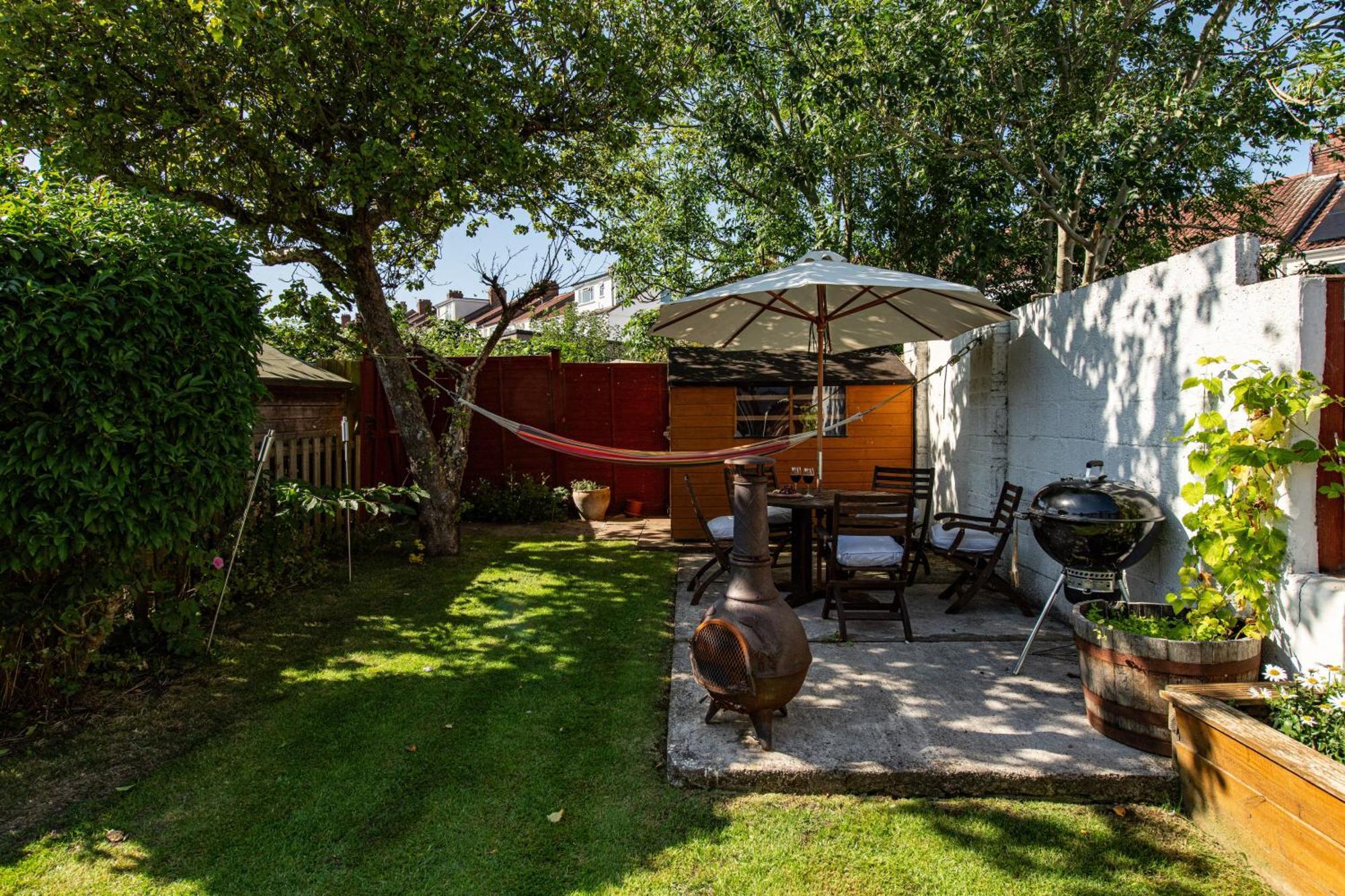 Charming Family Home With Stoves, Garden & Parking Бристоль Екстер'єр фото