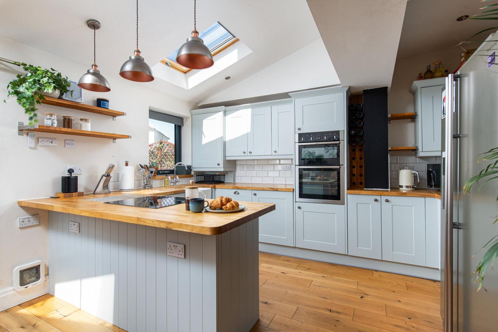 Charming Family Home With Stoves, Garden & Parking Бристоль Екстер'єр фото